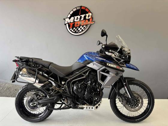 TRIUMPH TIGER 800 XCX TRIUMPH TIGER 800 XCX